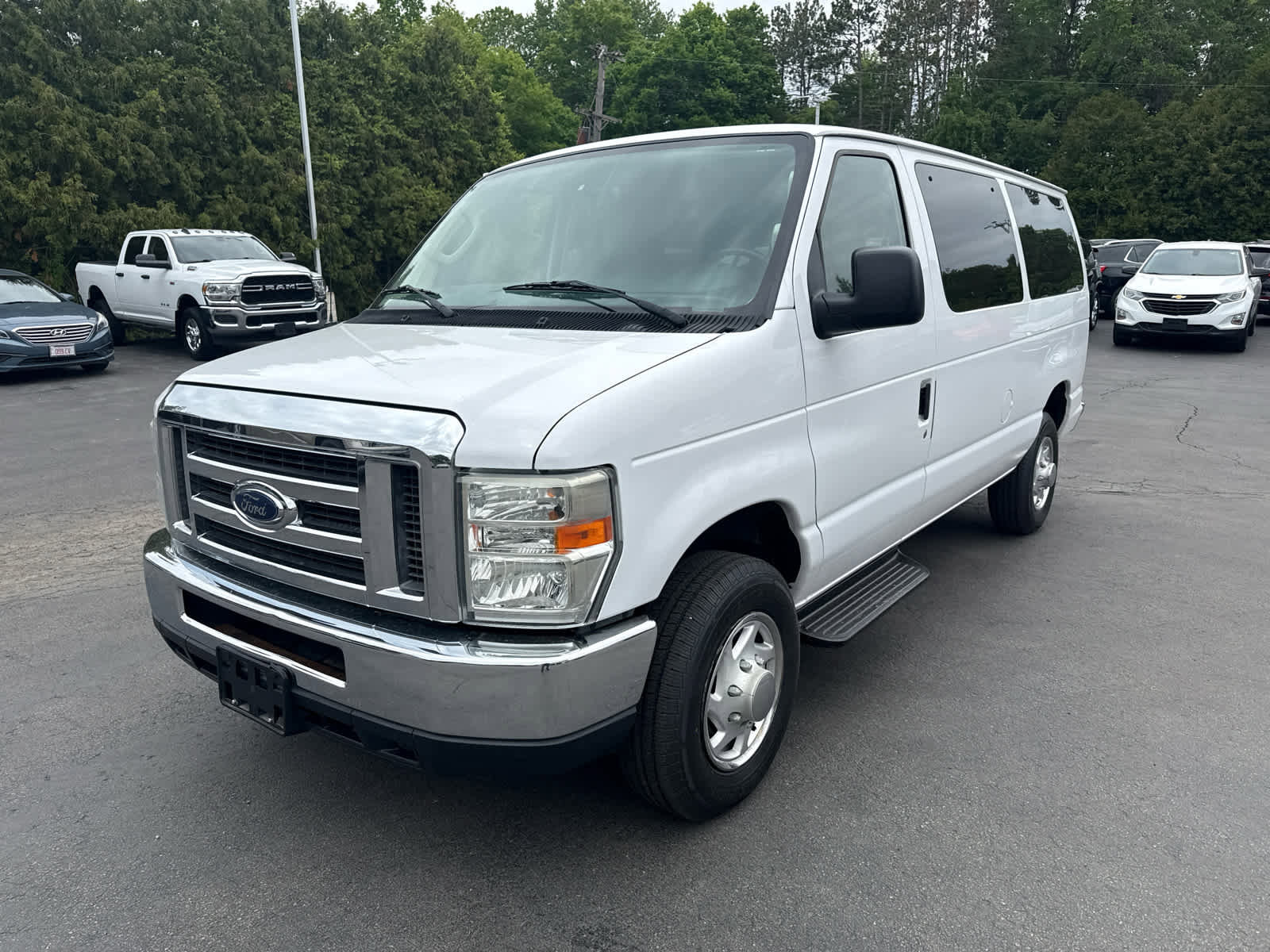 Used 2012 Ford E-350 and Econoline 350 XLT RWD image 7