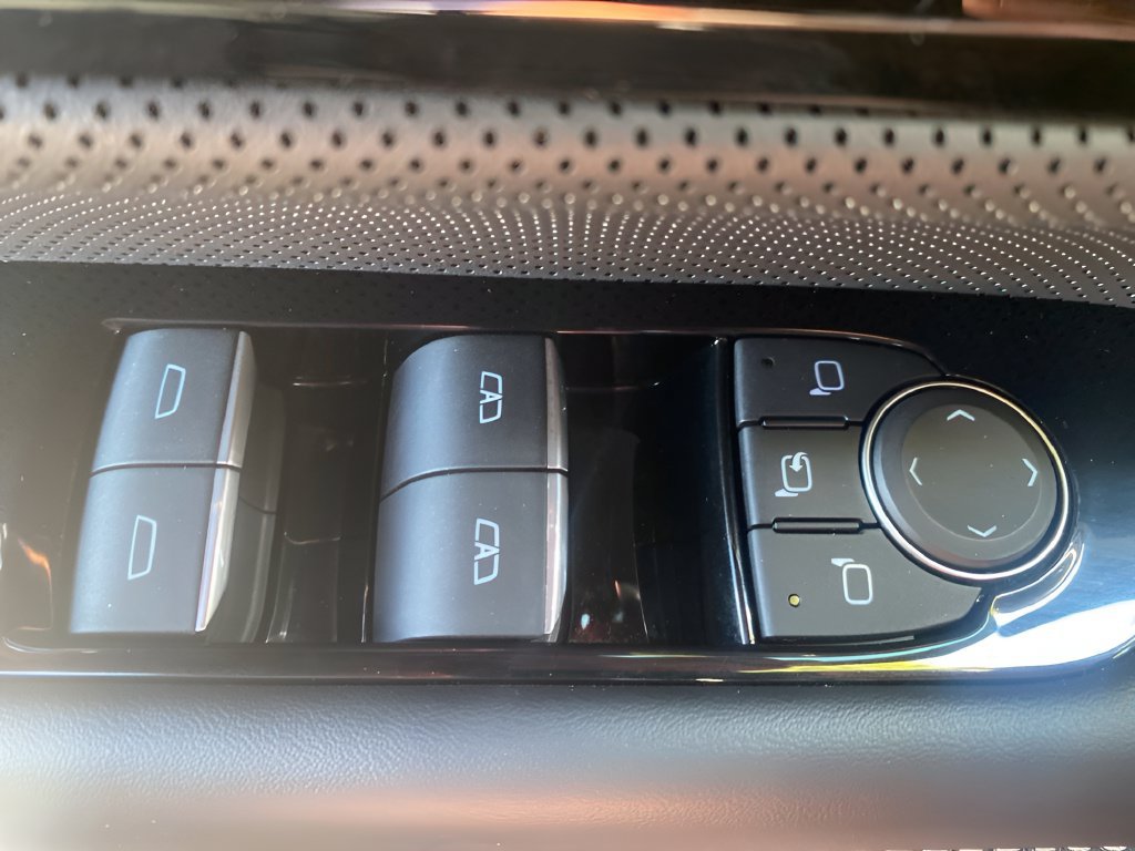 Used 2025 GMC Sierra EV Denali AWD/4WD image 11