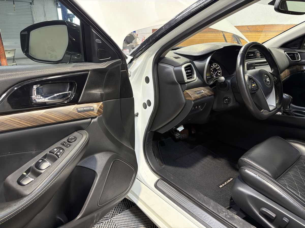 Used 2016 Nissan Maxima Platinum FWD image 15