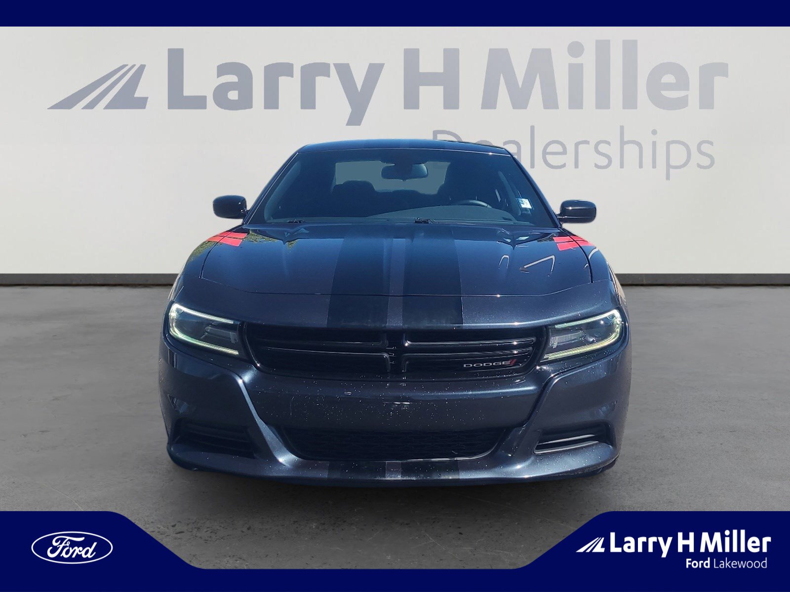Used 2017 Dodge Charger SE w/ Blacktop Package image 8