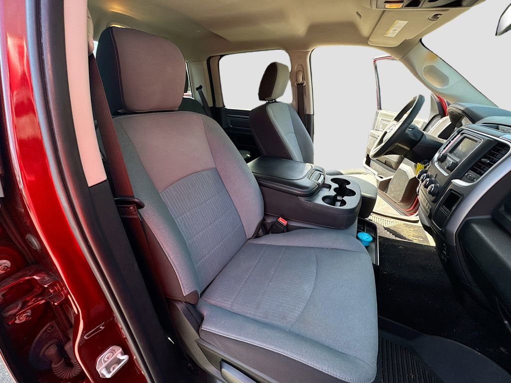 Used 2022 RAM 1500 Classic SLT image 25