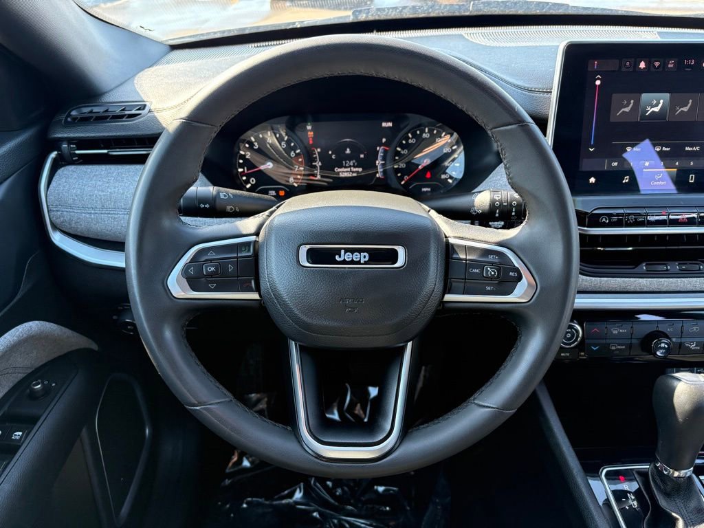 Used 2024 Jeep Compass Latitude AWD/4WD image 21