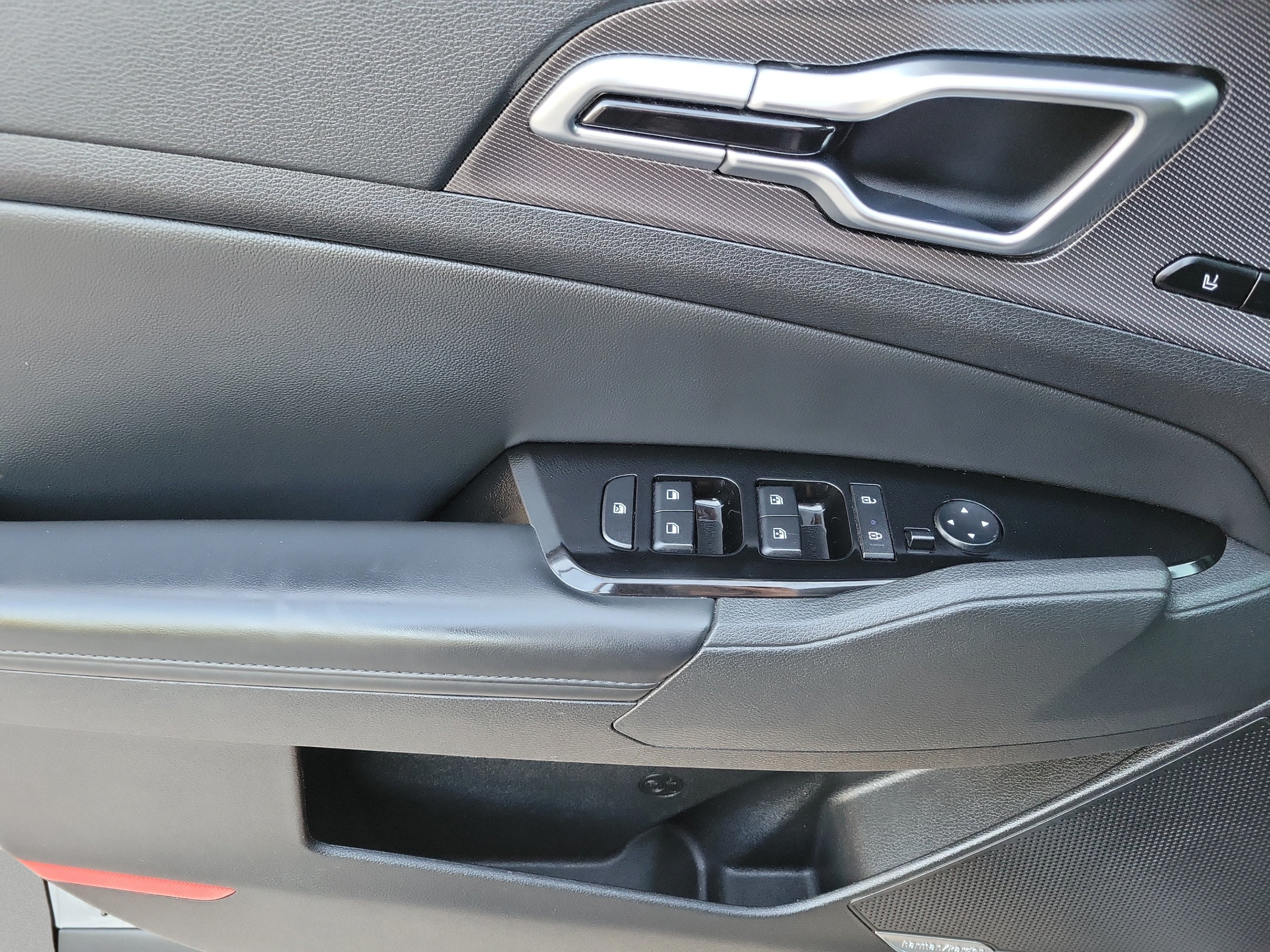 Used 2023 Kia Sportage SX FWD image 16