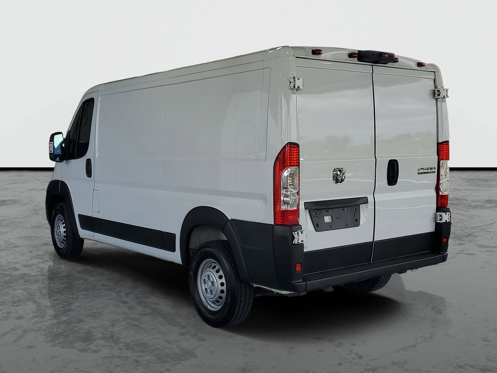 Used 2025 RAM ProMaster 2500 w/ Convenience Group FWD image 3