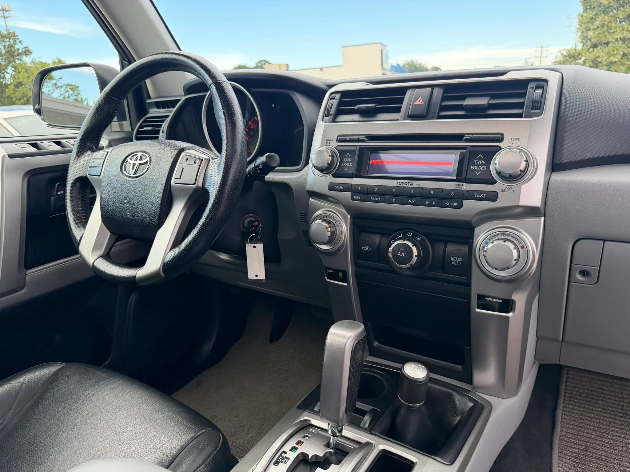 Used 2010 Toyota 4Runner SR5 AWD/4WD image 22