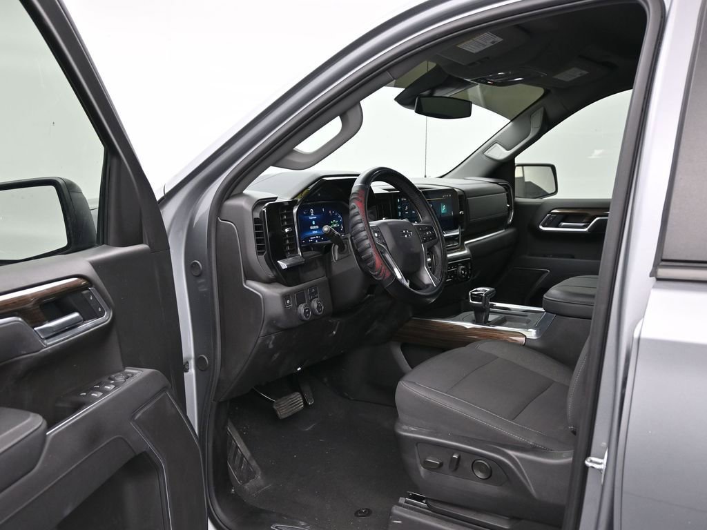 Used 2025 Chevrolet Silverado 1500 RST image 11