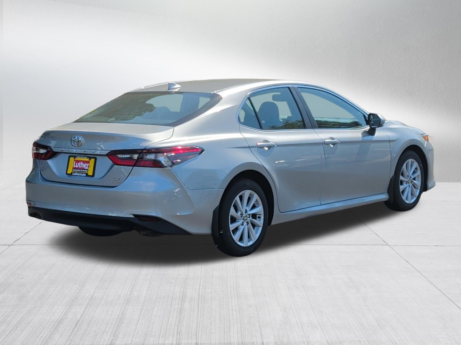Used 2022 Toyota Camry LE w/ Cold Weather Package AWD/4WD image 7