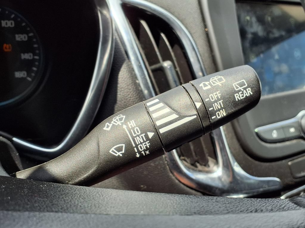 Used 2019 Chevrolet Equinox LT w/ Driver Convenience Package FWD image 22