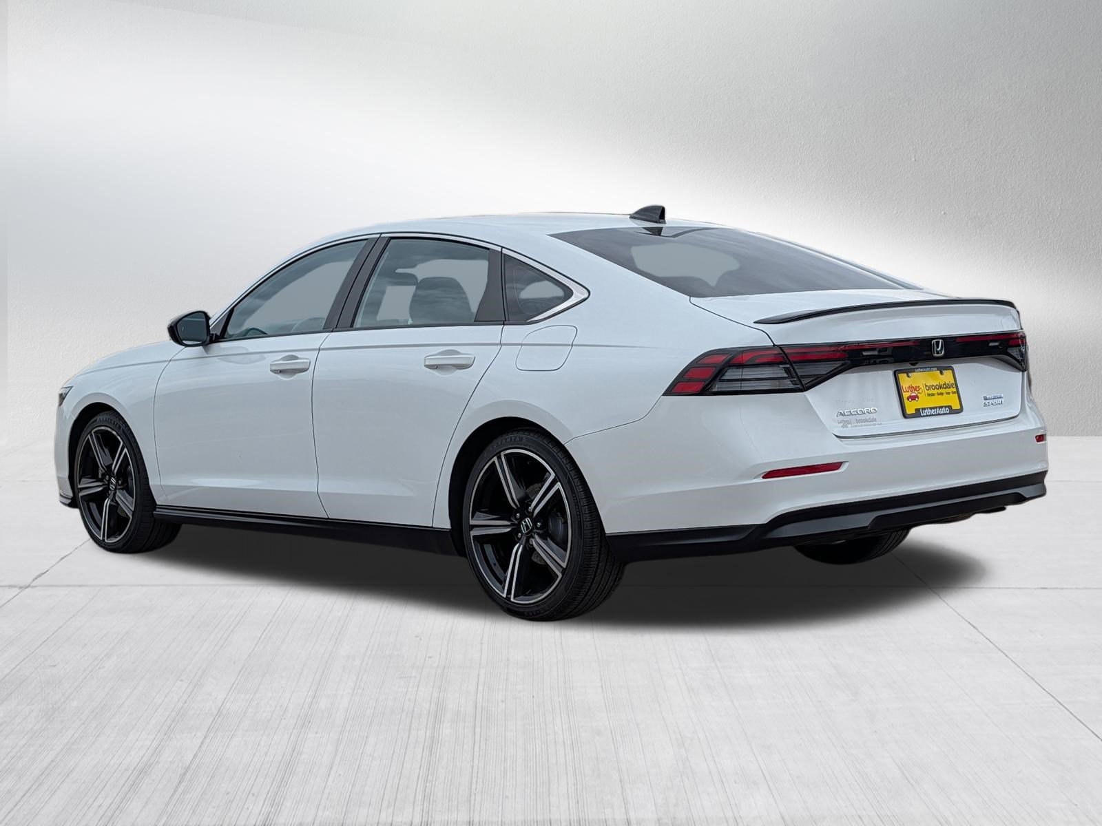 Used 2023 Honda Accord Sport image 5