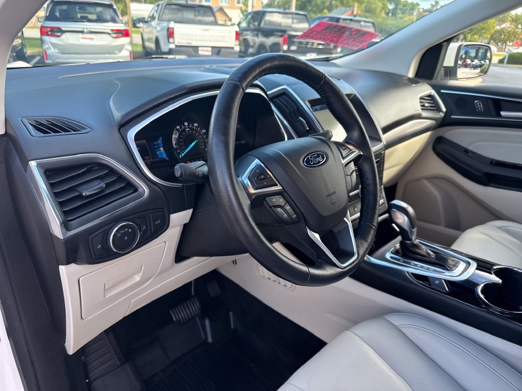 Used 2017 Ford Edge Titanium w/ Equipment Group 302A AWD/4WD image 15