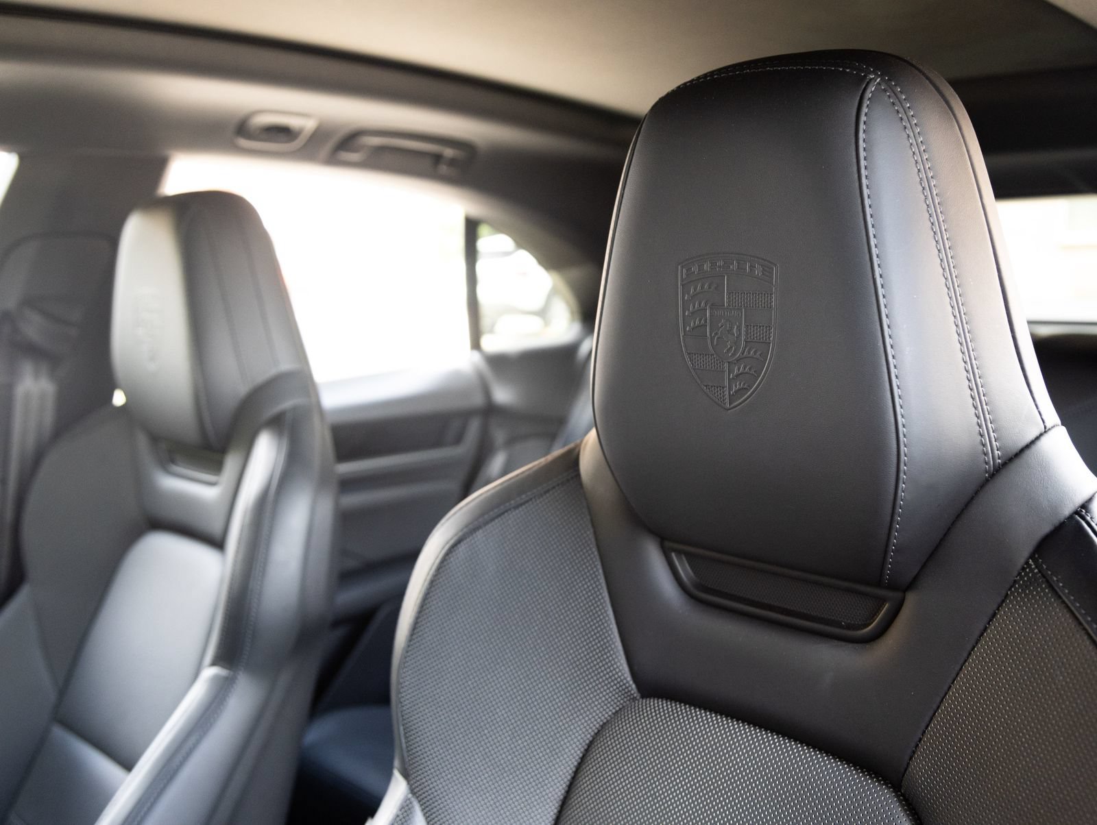 Certified 2025 Porsche Macan Electric RWD image 24