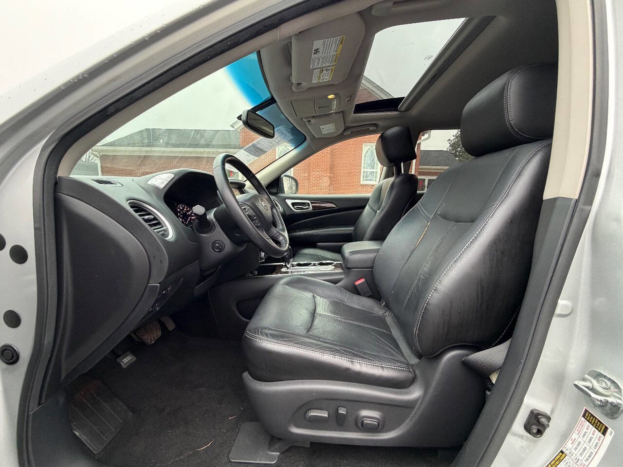 Used 2014 Nissan Pathfinder Platinum w/ Platinum Premium Package image 12