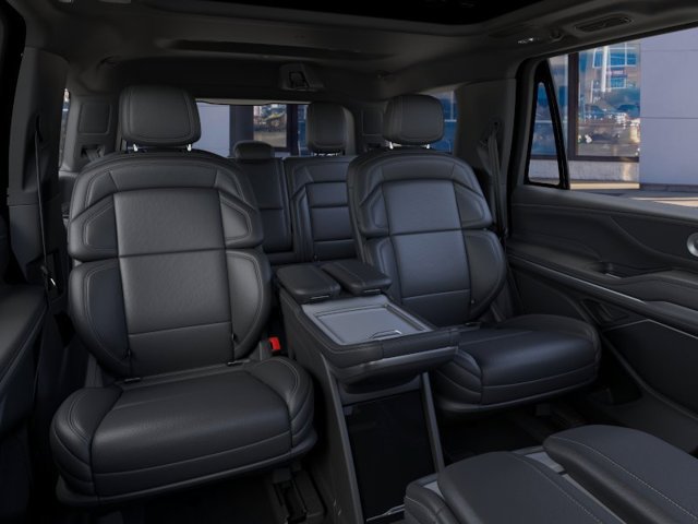 New 2026 Lincoln Navigator Reserve w/ Jet Appearance Package AWD/4WD image 13