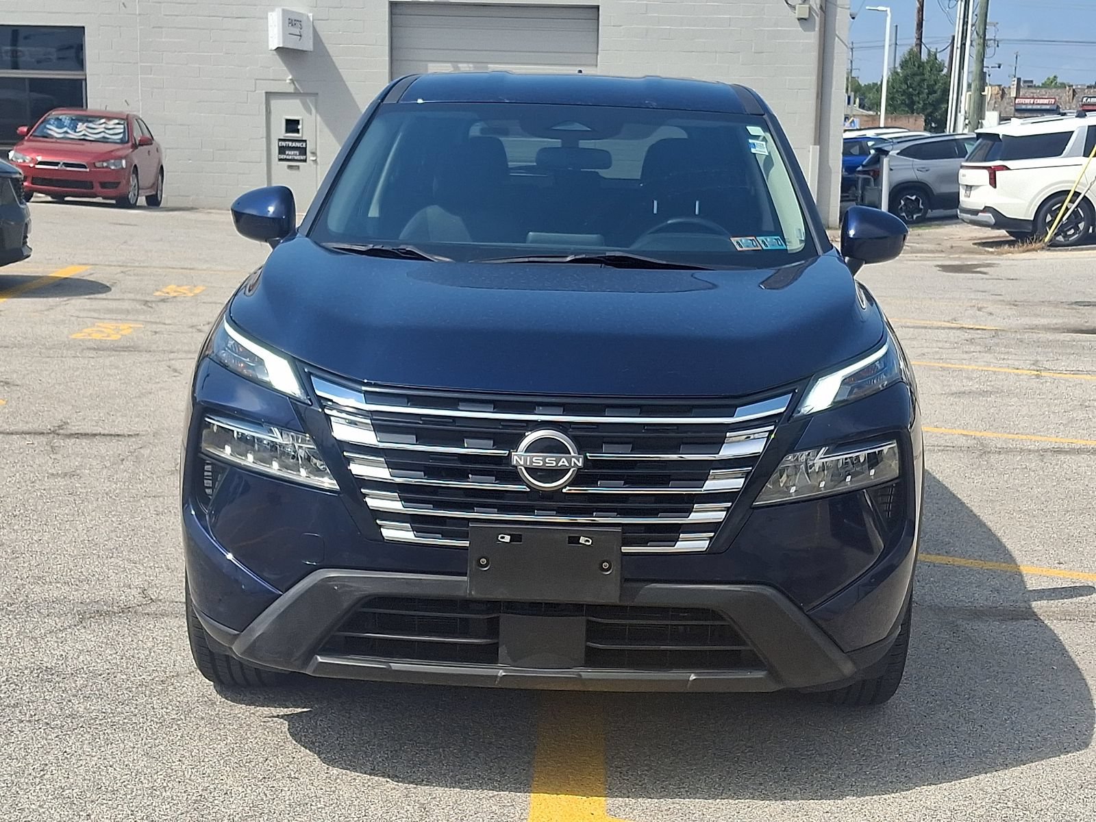 Used 2024 Nissan Rogue SV AWD/4WD image 7