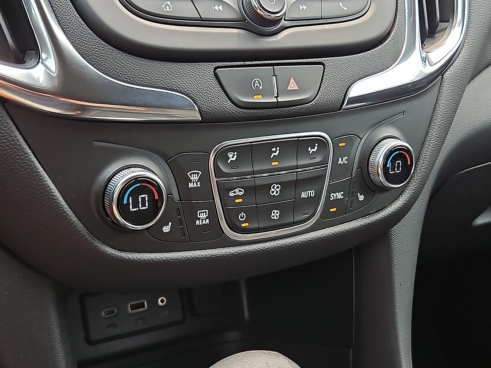 Used 2024 Chevrolet Equinox LT FWD image 15