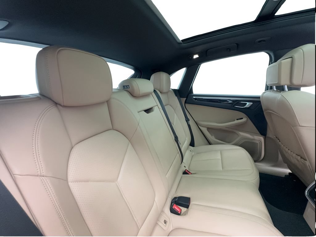 Used 2023 Porsche Macan Turbo AWD/4WD image 27