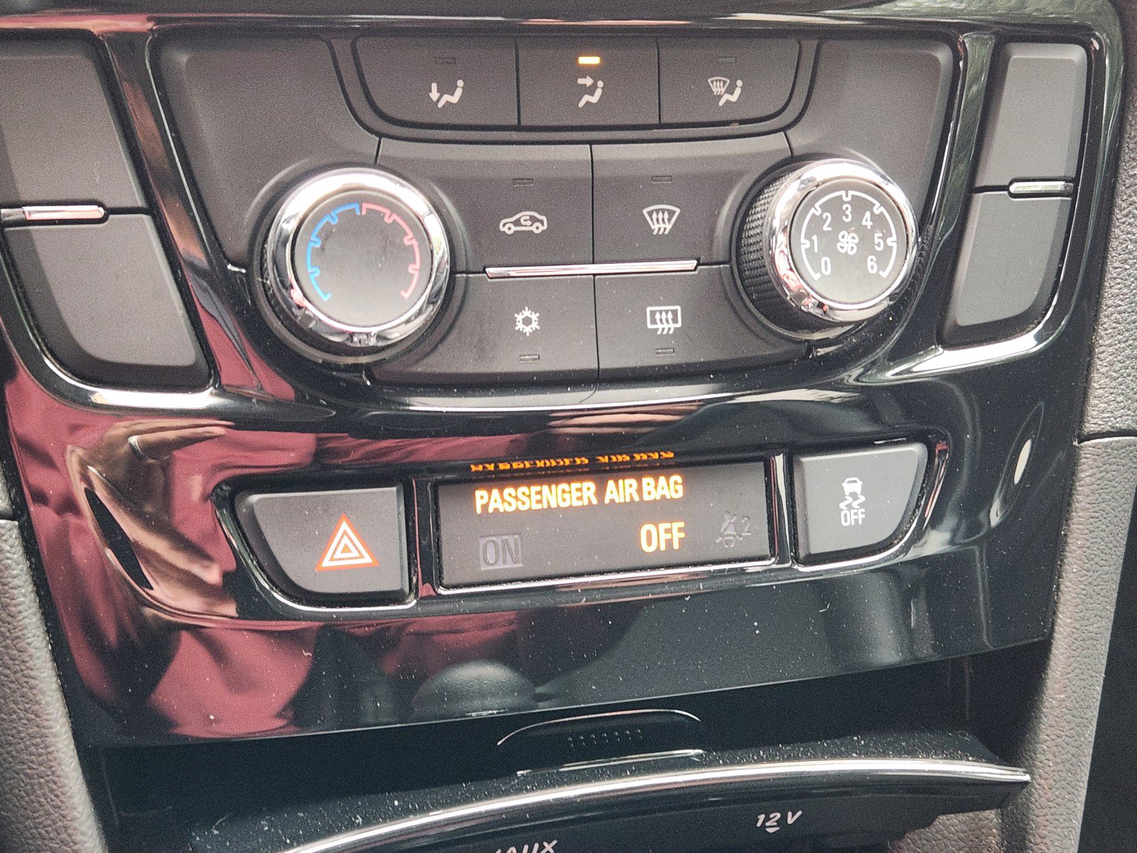 Used 2019 Buick Encore Preferred FWD image 14