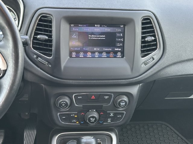 Used 2019 Jeep Compass Latitude w/ Popular Equipment Group AWD/4WD image 16