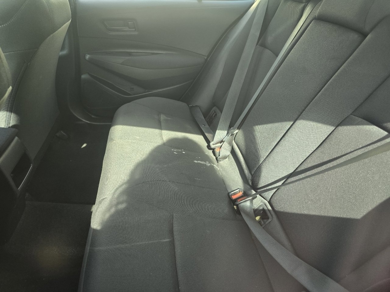 Used 2022 Toyota Corolla LE FWD image 21