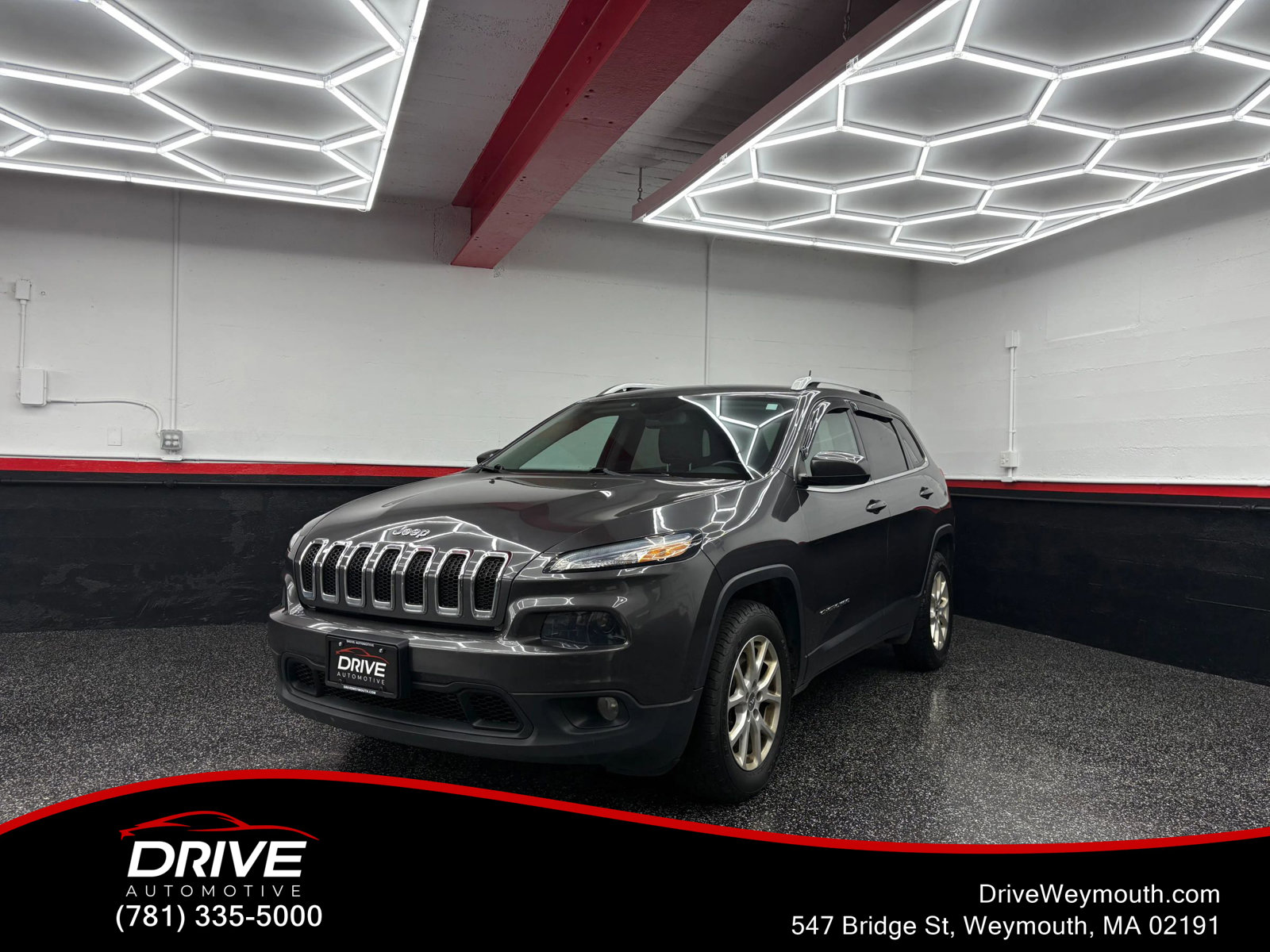 Used 2018 Jeep Cherokee Latitude Plus w/ Cold Weather Group image 1
