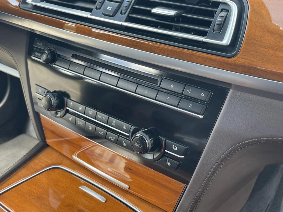 Used 2014 BMW 760Li RWD image 31