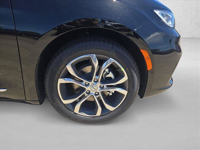 New 2026 Chrysler Pacifica Pinnacle FWD image 10