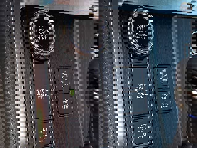 Used 2025 Lexus GX 550 w/ Cold Area Package AWD/4WD image 22