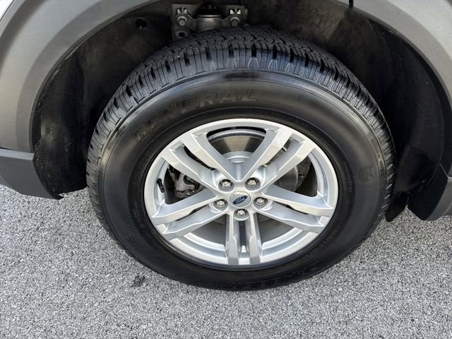 Used 2022 Ford Explorer XLT w/ Class IV Trailer Tow Package image 32