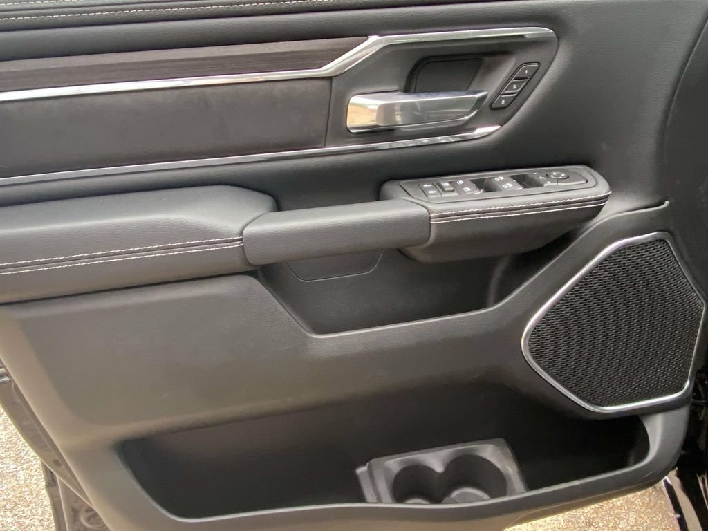 New 2026 RAM 1500 Laramie AWD/4WD image 14