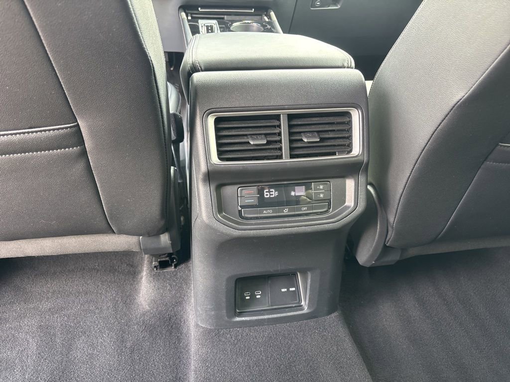 Used 2025 Volkswagen Atlas SE AWD/4WD image 26