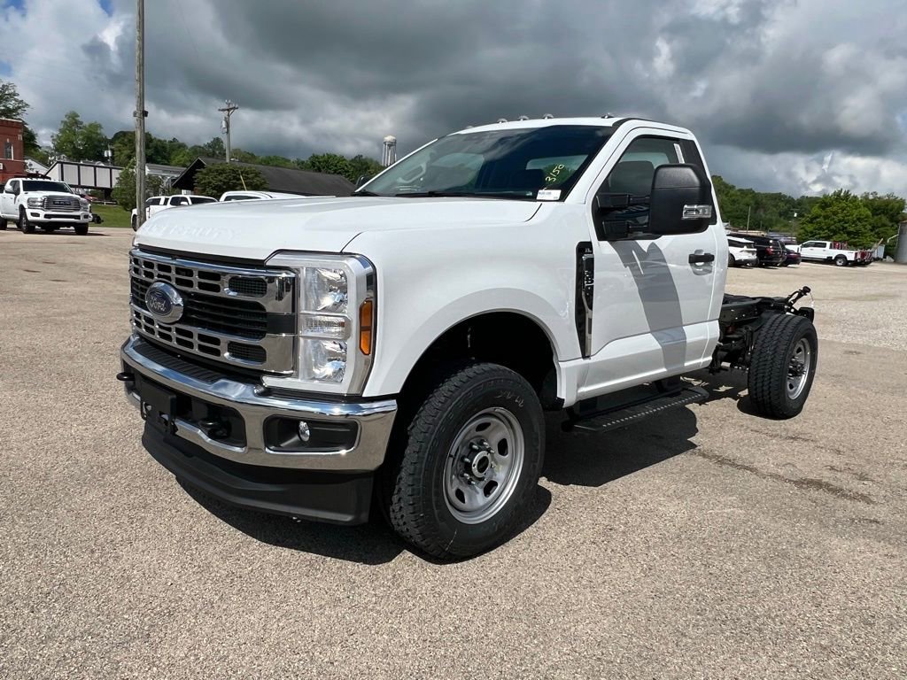 New 2025 Ford F350 XL w/ XL Chrome Package image 4