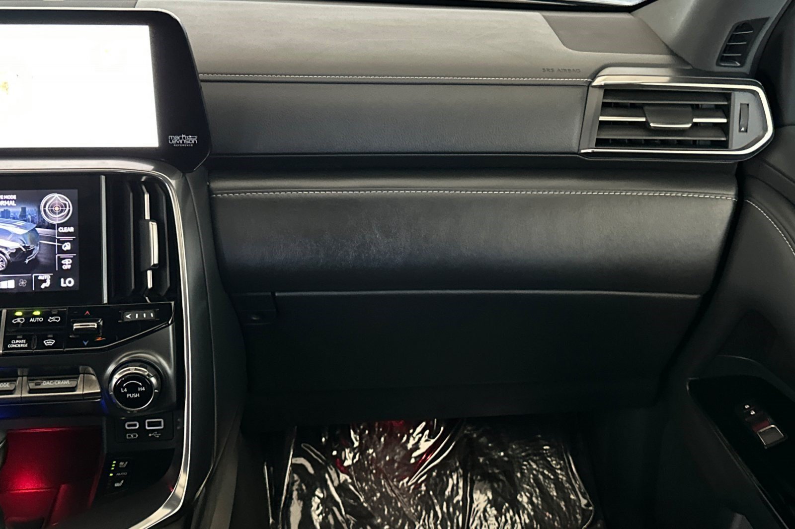 Certified 2024 Lexus LX 600 4WD w/ Appearance Package image 34