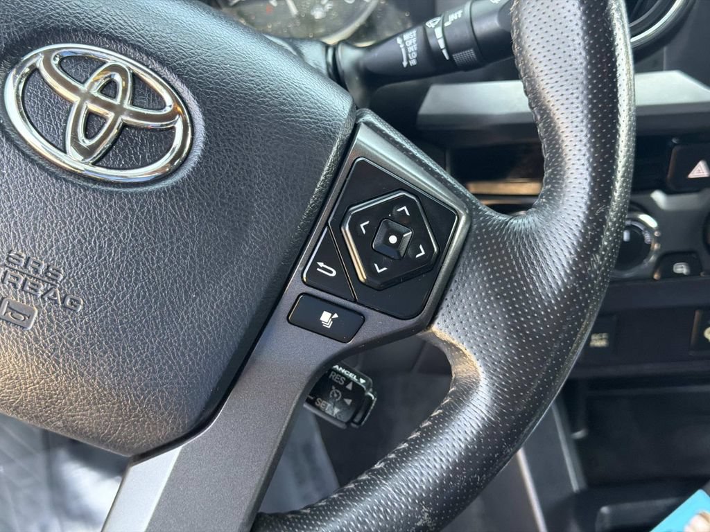 Used 2017 Toyota Tacoma TRD Off-Road w/ Tow Package (A/T) AWD/4WD image 26