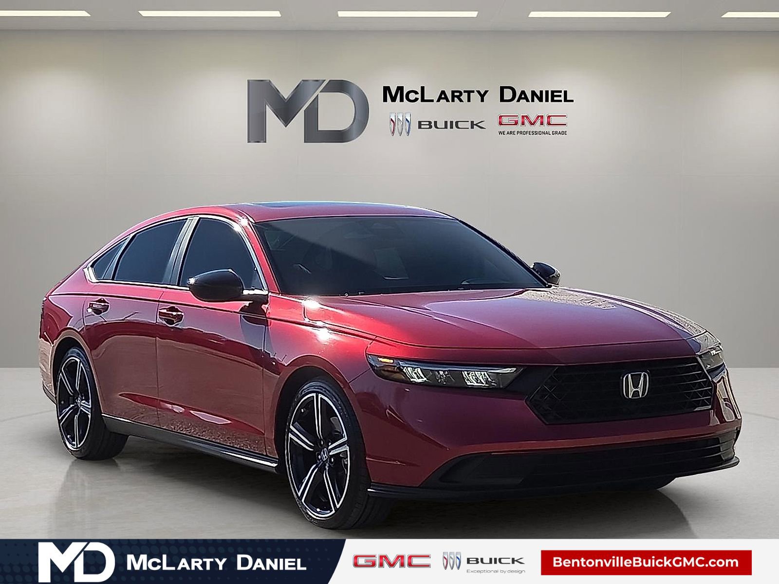 Used 2025 Honda Accord Sport image 1