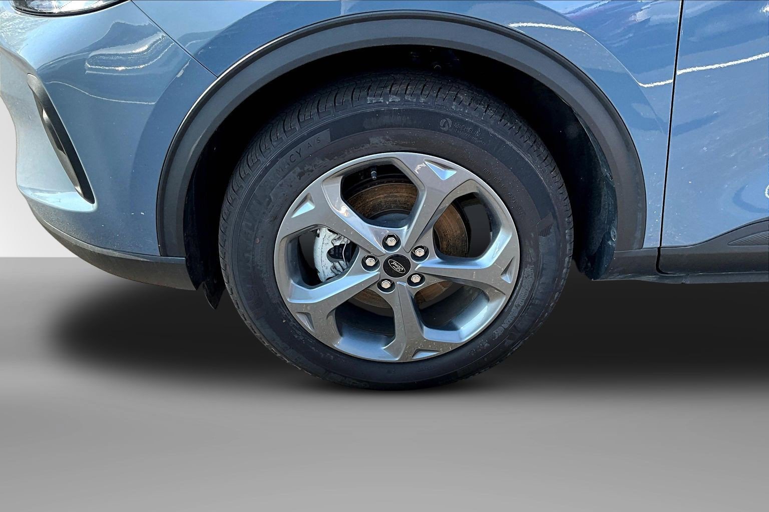 Used 2025 Ford Escape ST-Line Select AWD/4WD image 2
