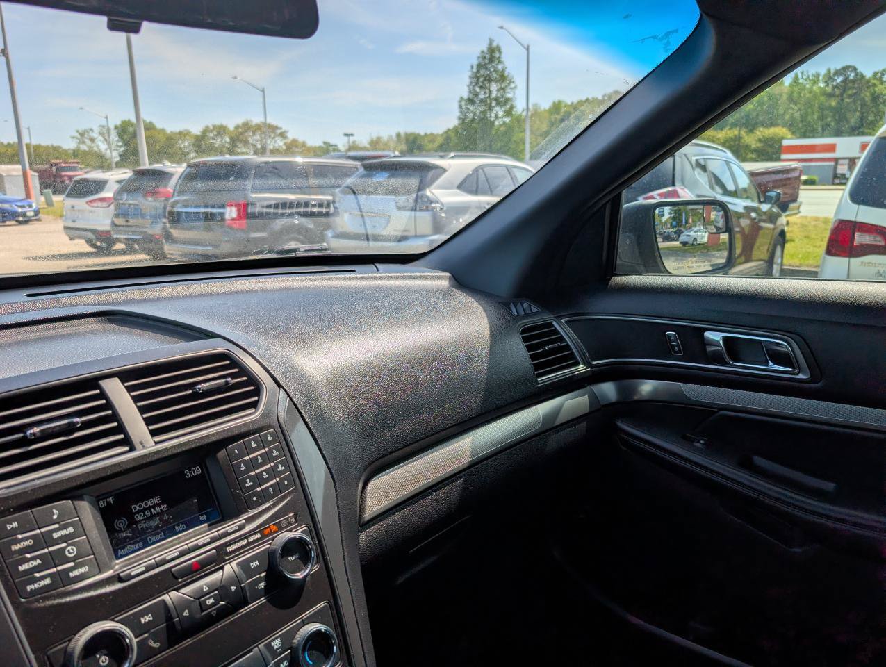 Used 2018 Ford Explorer XLT FWD image 29