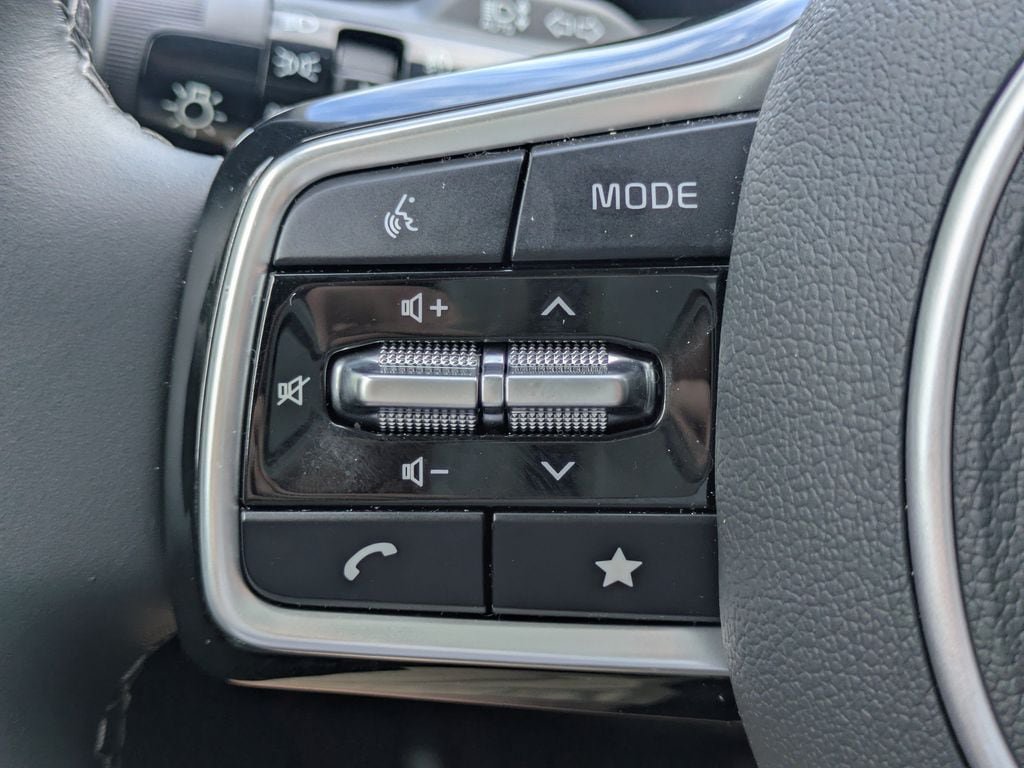 Used 2025 Kia Sorento EX w/ Panoramic Sunroof Package FWD image 26