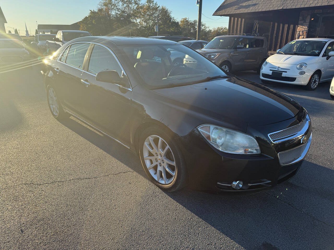 Used 2010 Chevrolet Malibu LTZ w/ HFV6 Engine Package FWD image 3