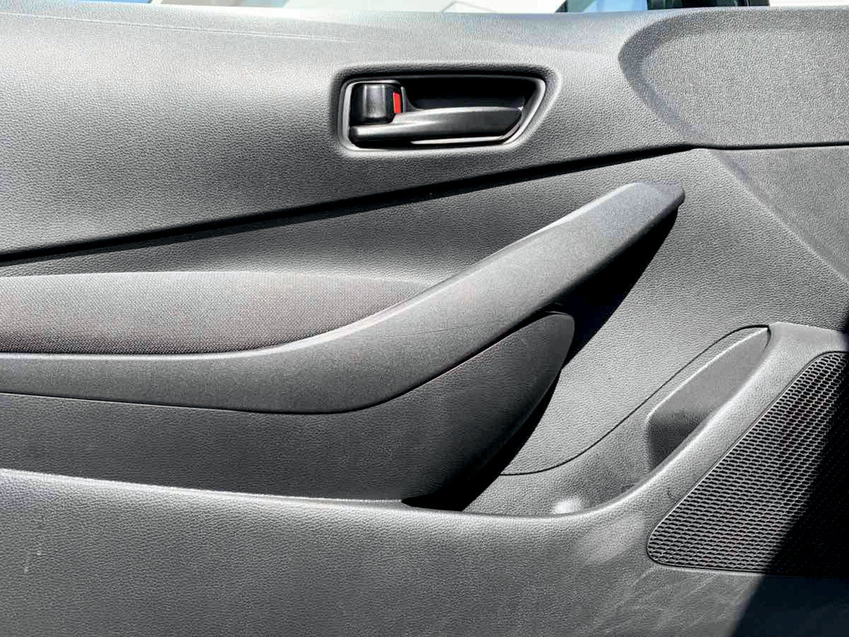 Used 2025 Toyota Corolla LE FWD image 13