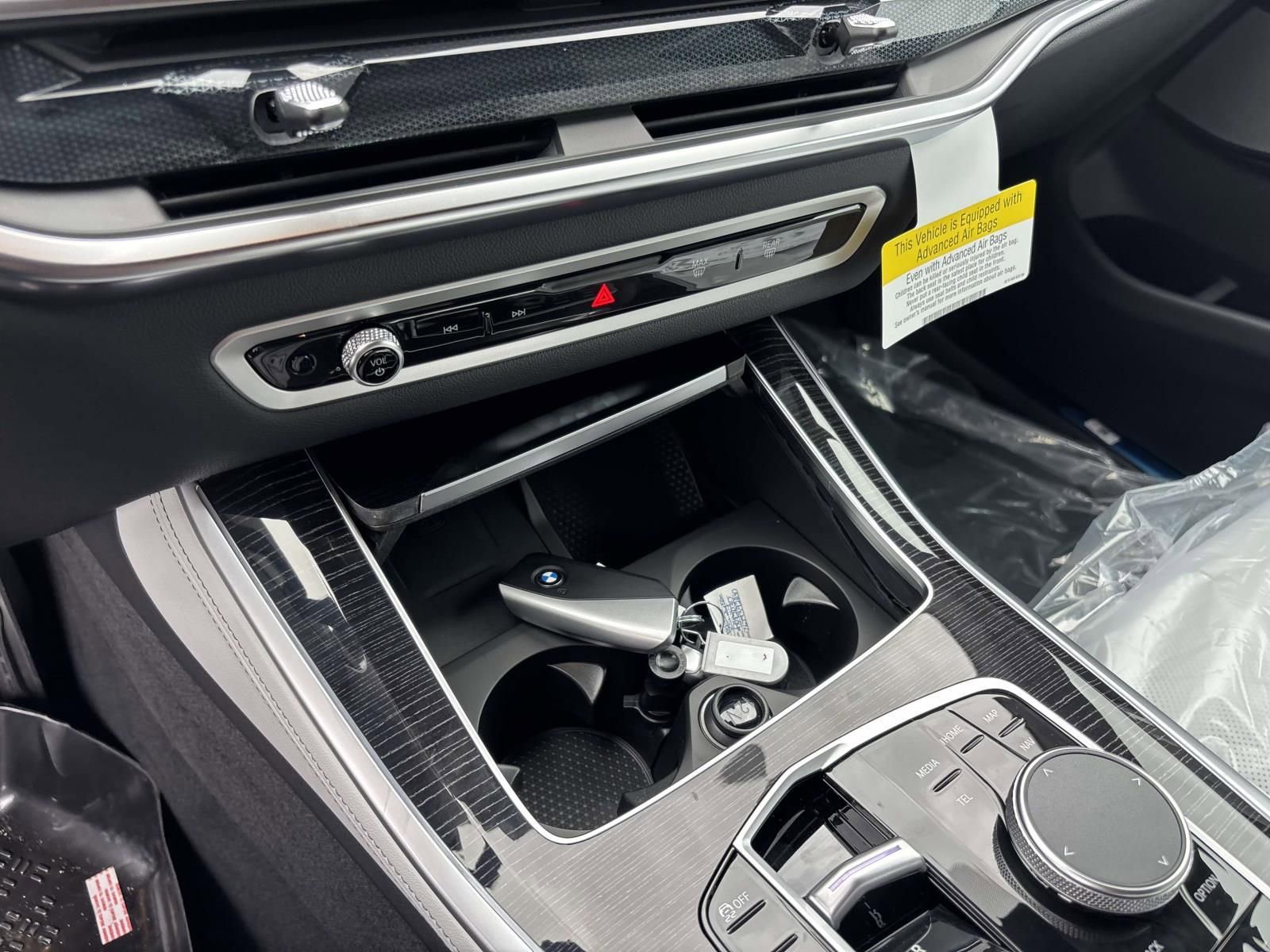 New 2026 BMW X5 xDrive50e image 16