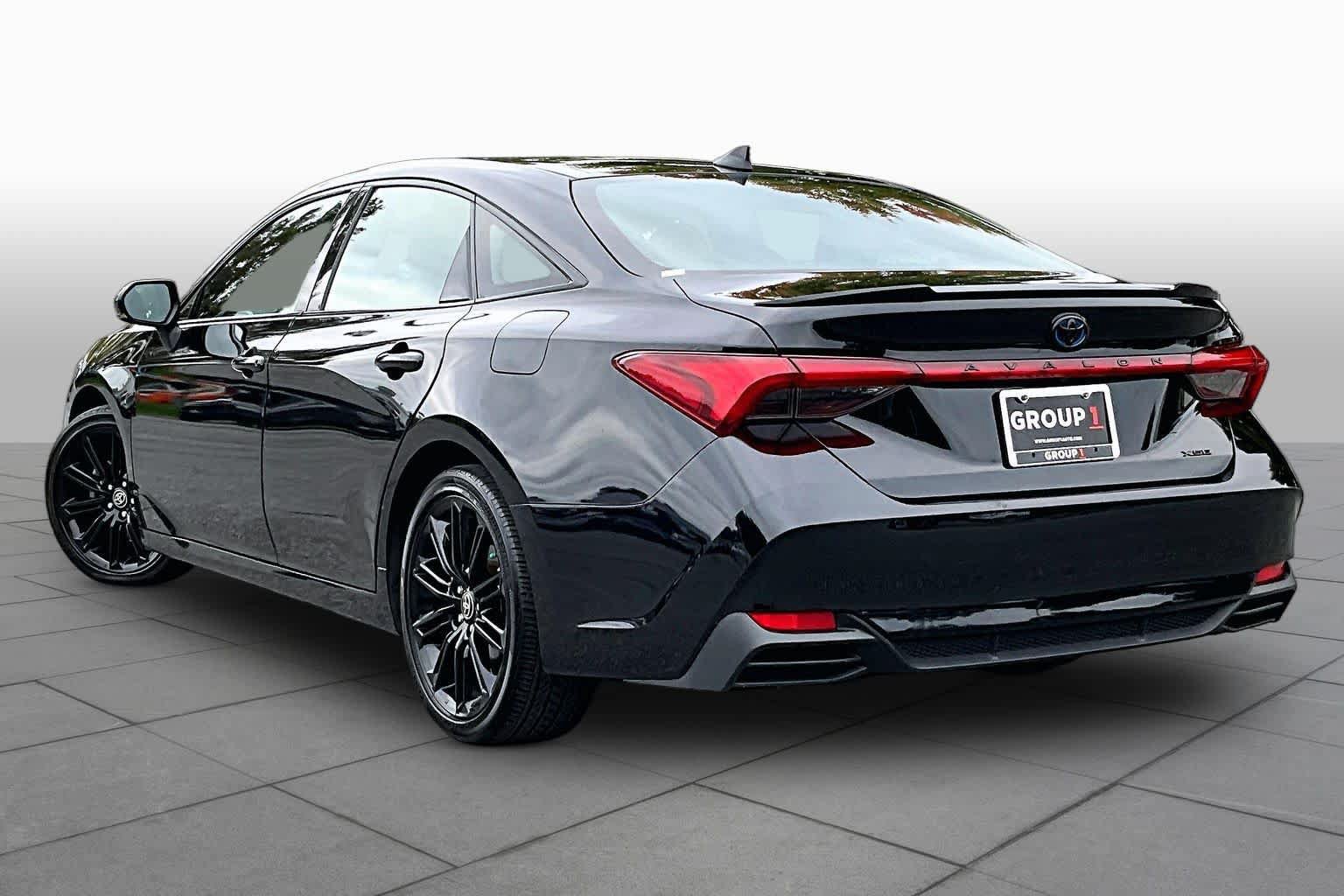 Used 2022 Toyota Avalon XSE FWD image 12