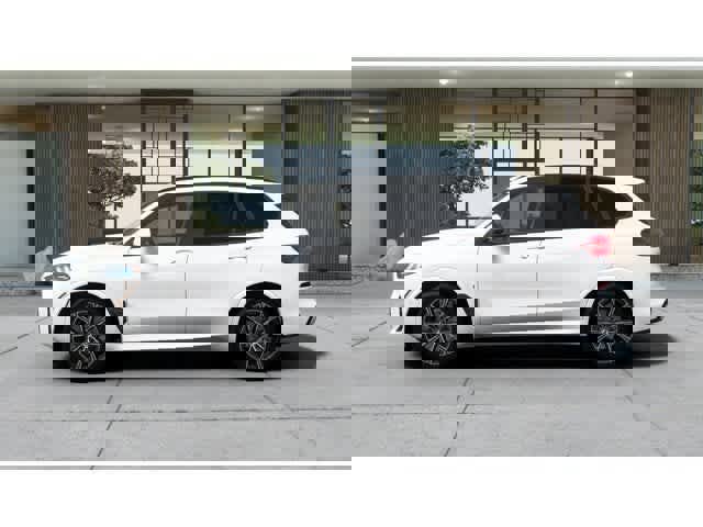 Used 2026 BMW X5 xDrive40i w/ M Sport Package image 4