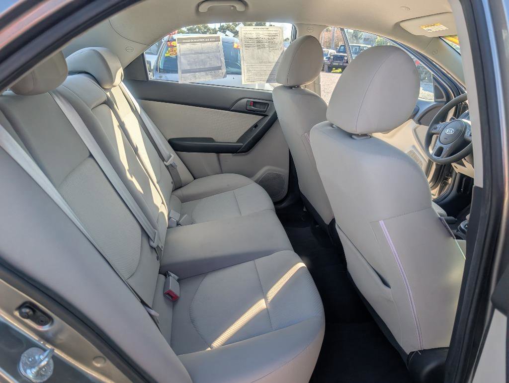 Used 2010 Kia Forte EX image 12