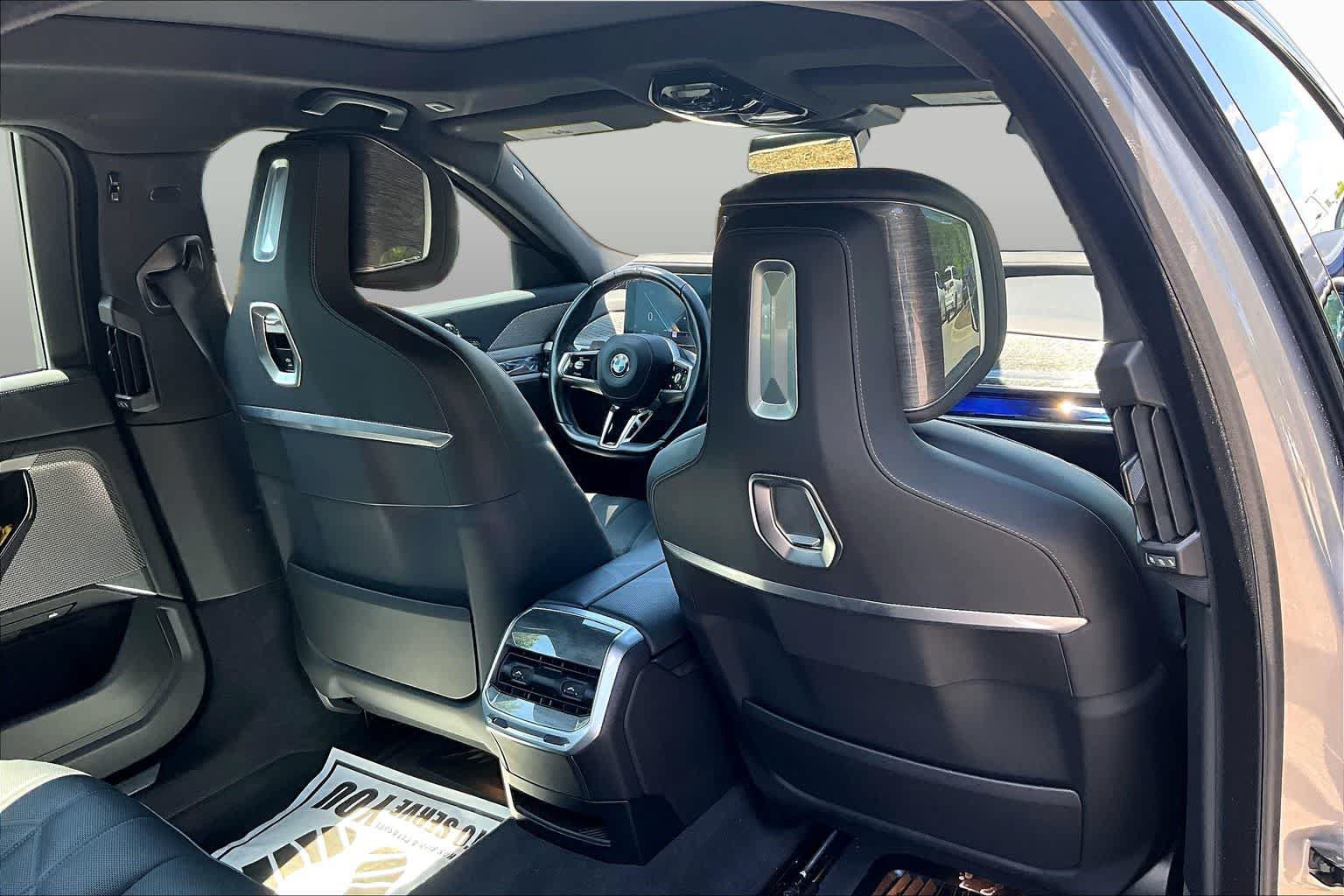 Certified 2025 BMW 740i RWD image 20