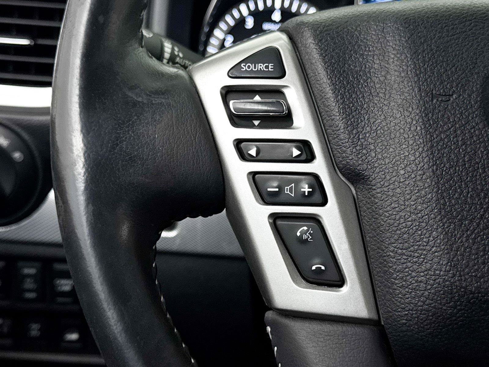 Used 2017 Nissan Titan PRO-4X AWD/4WD image 23
