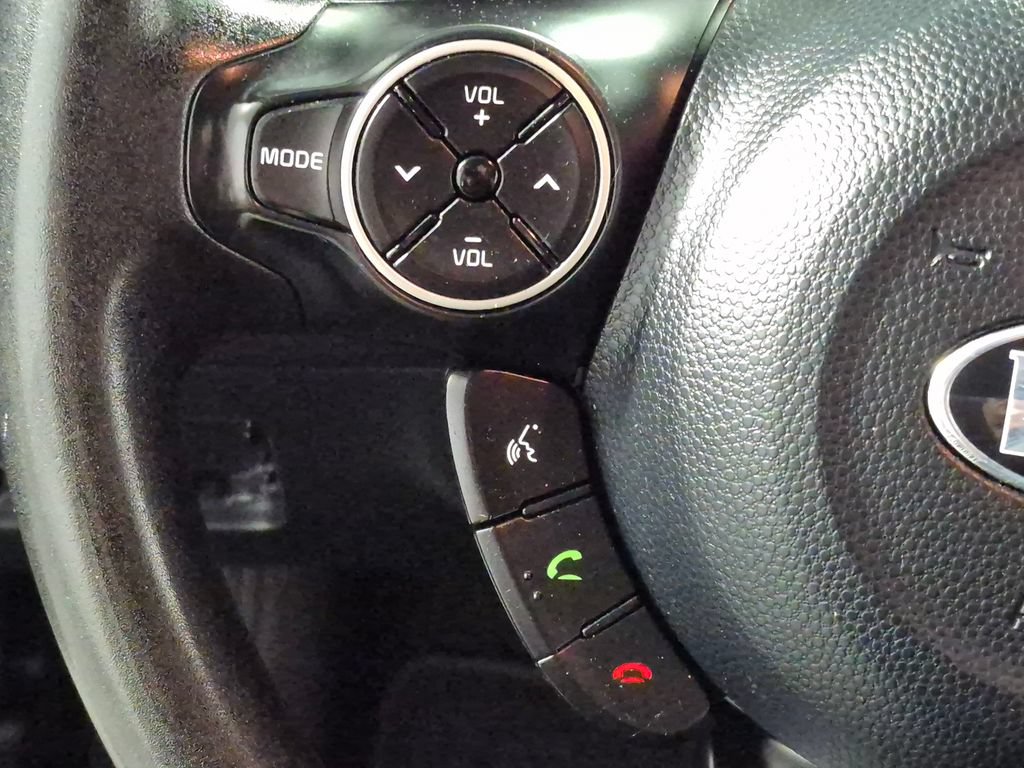 Used 2018 Kia Soul + FWD image 12