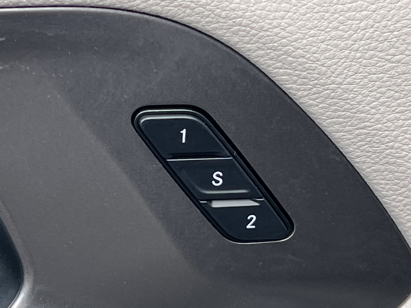 Used 2020 Chrysler Pacifica Touring-L Plus FWD image 21