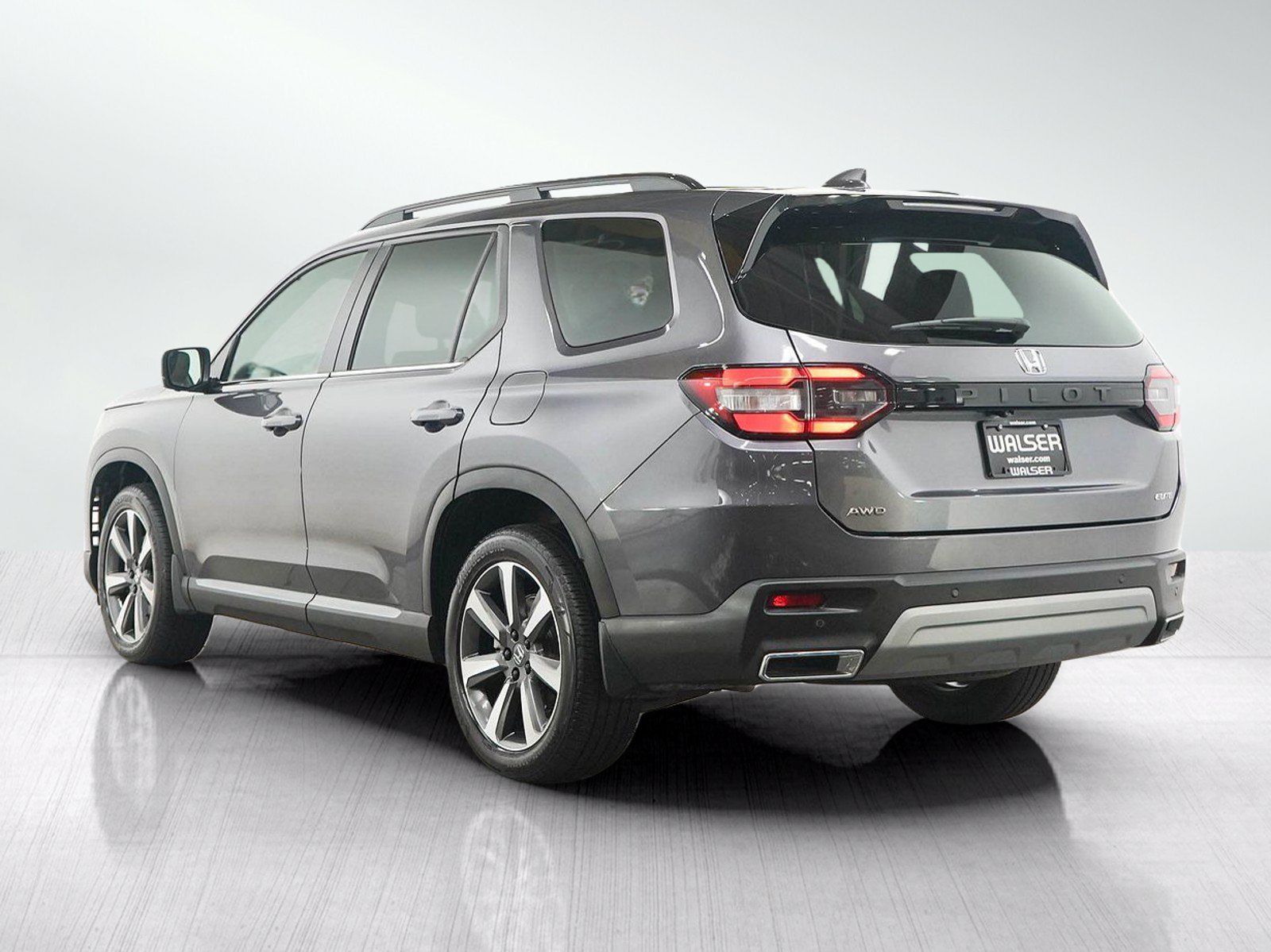 Used 2024 Honda Pilot Elite image 3