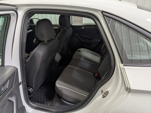 Used 2025 Volkswagen Jetta Sport image 9
