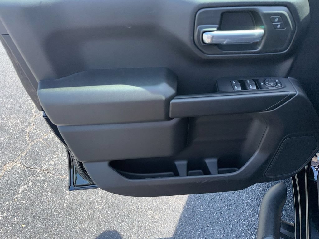 New 2026 Chevrolet Silverado 1500 Custom w/ LPO, Dark Essentials Package RWD image 15